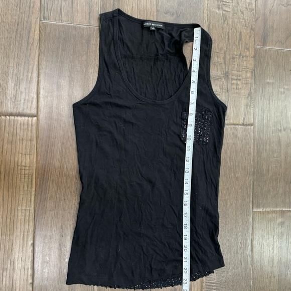 Urban Behaviour Sleeveless Top - Picture 8 of 10